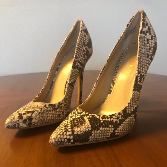 Cathy Jean faux snake heels - Picture 1 of 3